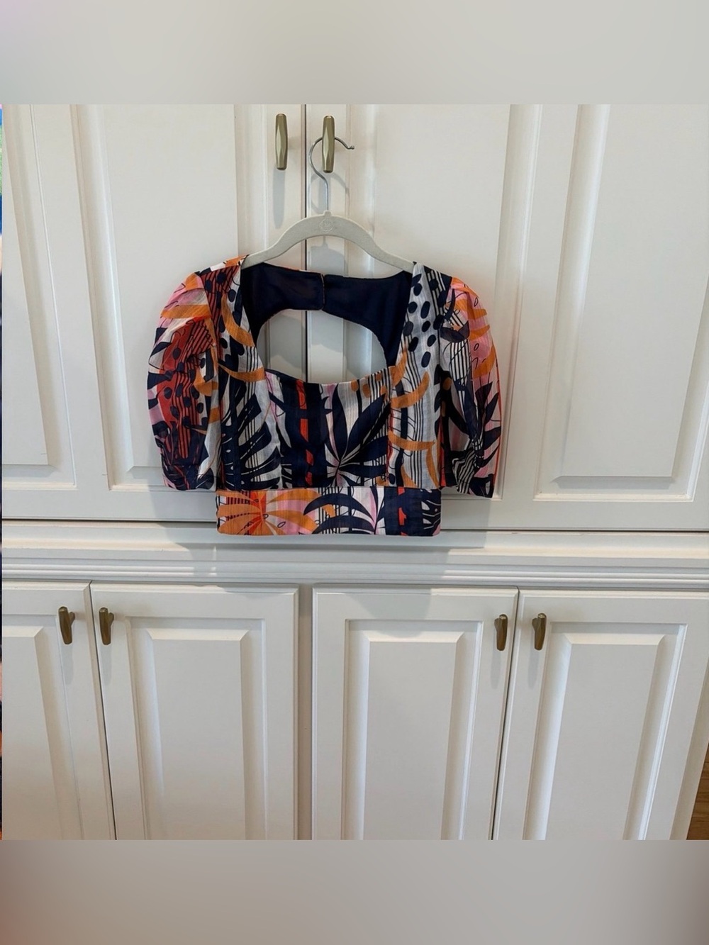 Mulla: Printed Puff-Sleeve Square Neckline Open Back Blouse Size Small